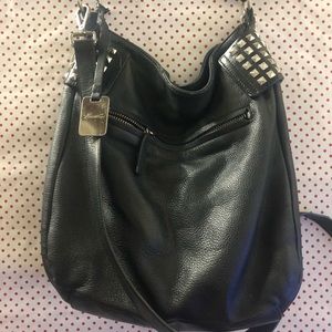 Kenneth Cole hang bag/shoulder bag.